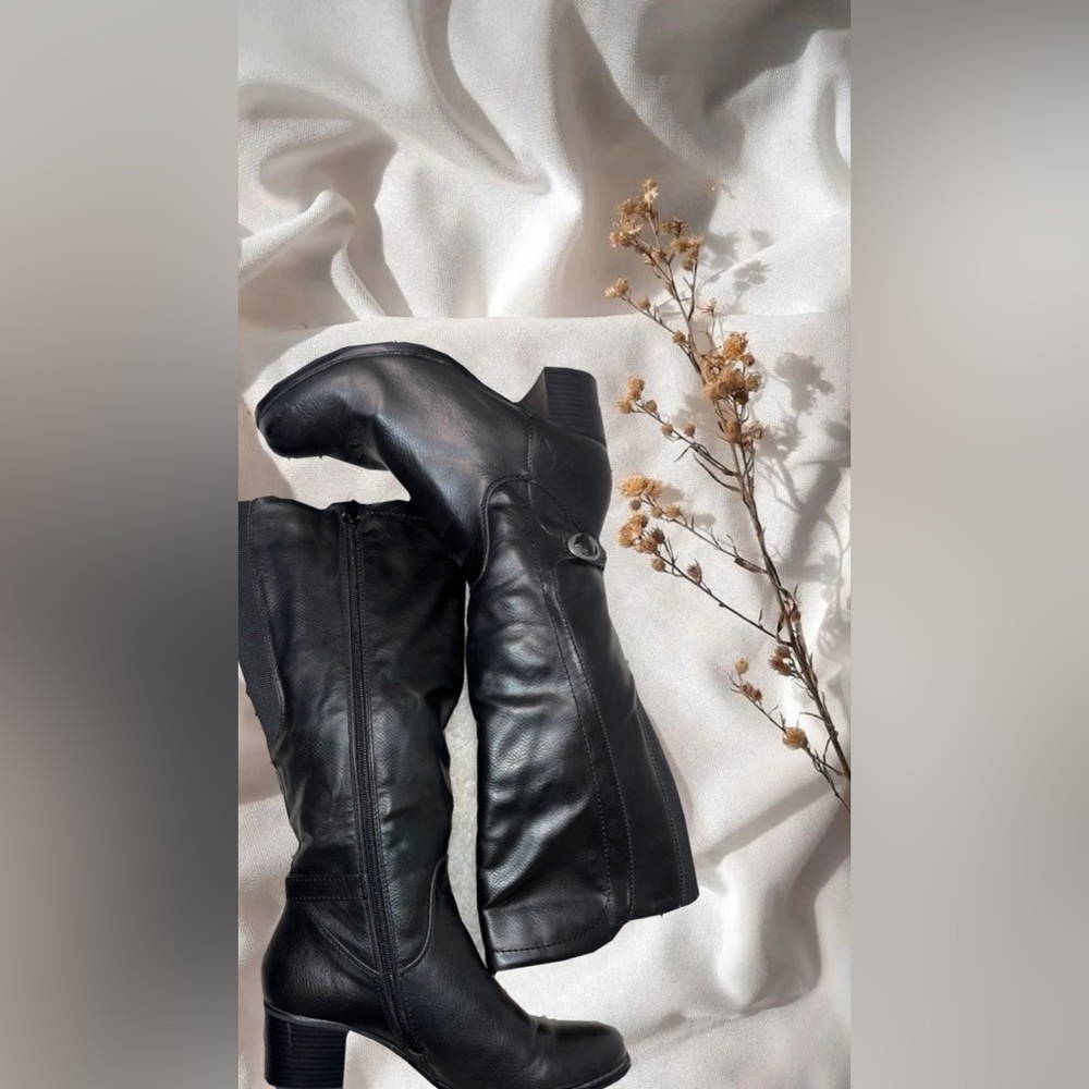 Black Knee-High Leather Boots